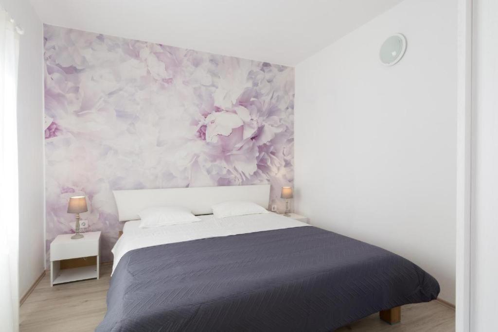 Apartment Tomislav วีร์ ภายนอก รูปภาพ