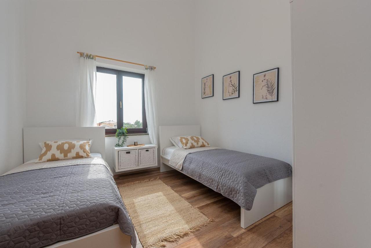 Apartment Tomislav วีร์ ภายนอก รูปภาพ