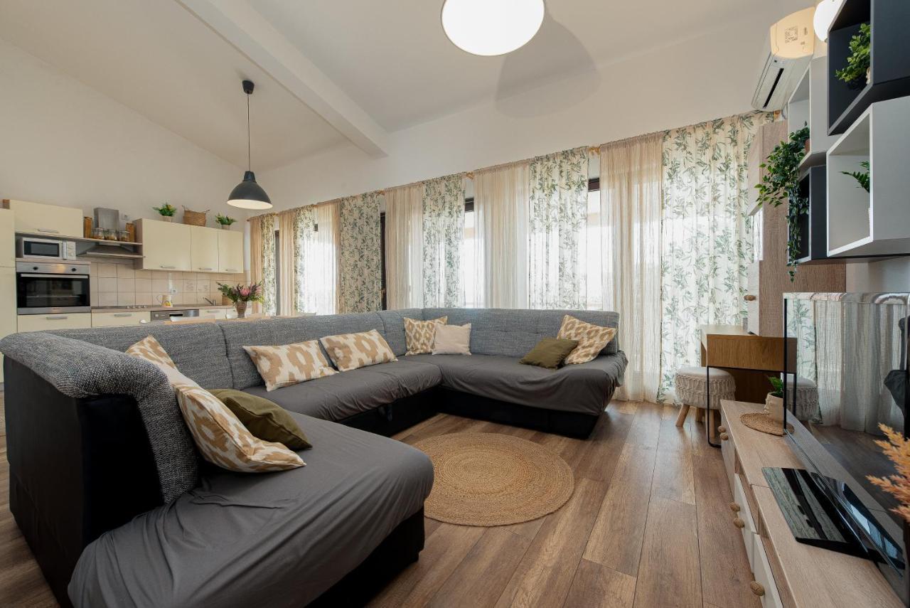 Apartment Tomislav วีร์ ภายนอก รูปภาพ
