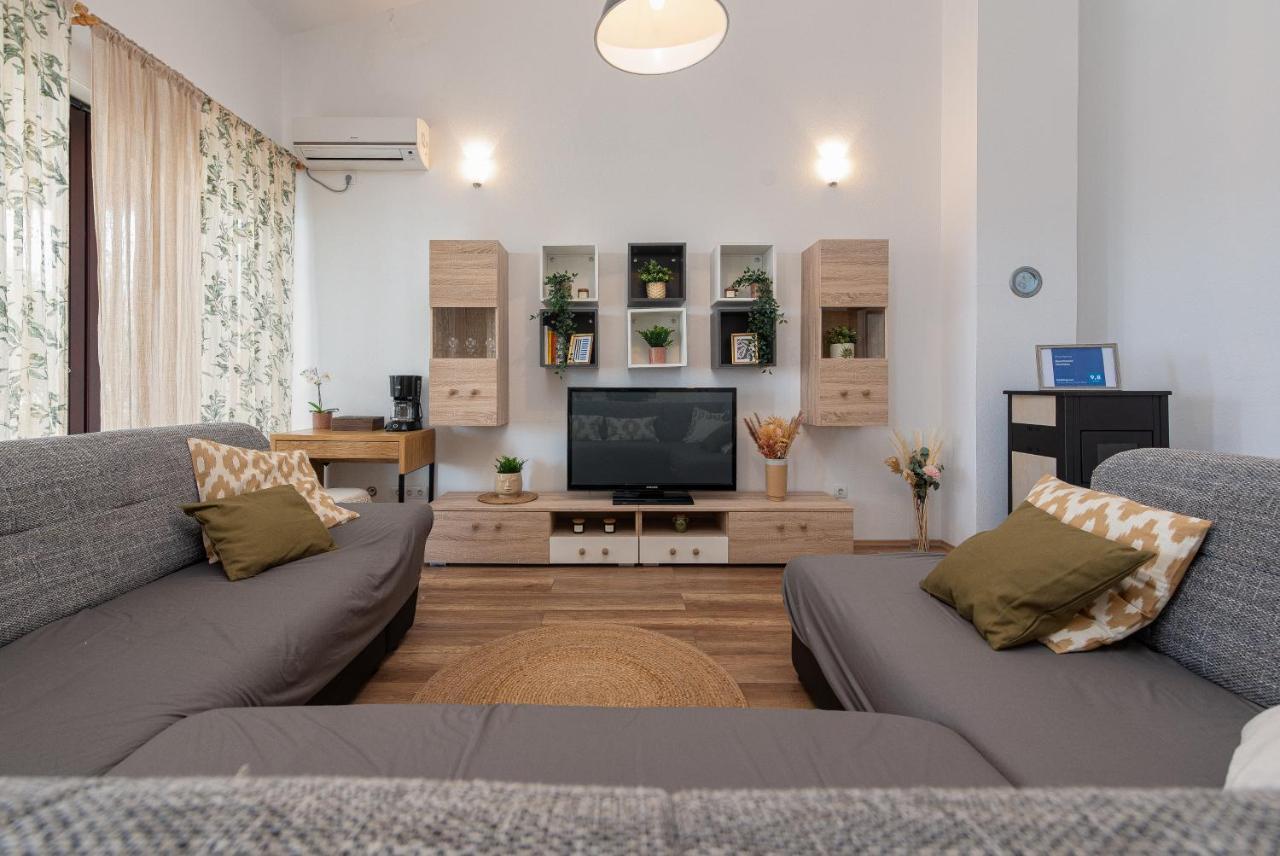 Apartment Tomislav วีร์ ภายนอก รูปภาพ