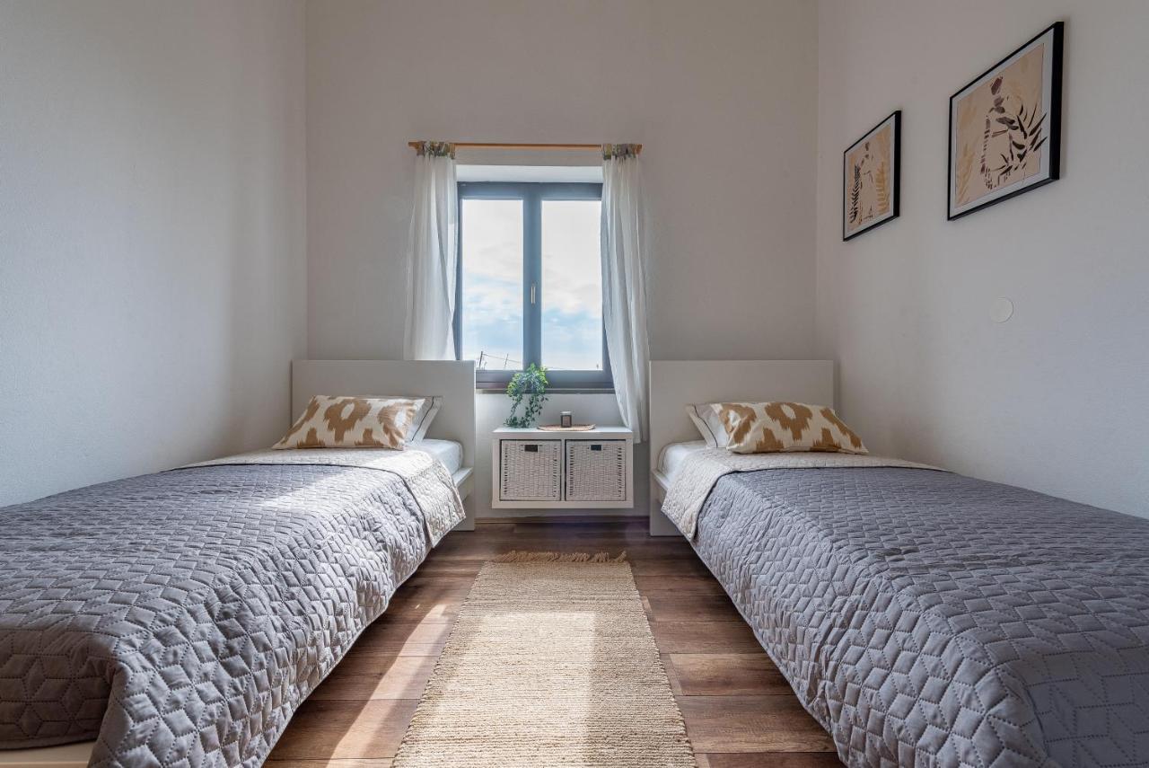 Apartment Tomislav วีร์ ภายนอก รูปภาพ